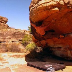 0012_Stefan_Henny_in_einem_Boulderproblem_in-Suedafrika-Archiv-Henny.jpg