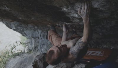 Thomas Lindinger in "Lucifer"  - bouldering frankenjura