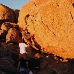 0030_Stefan_Henny_in_einem_Boulderproblem_in-Suedafrika-Archiv-Henny.jpg