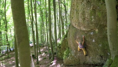 Maik Urbczat in “VATERTAG” bouldering in franconia