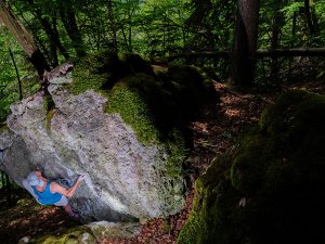 Maik Urbczat bouldering in "INFLUENCER"- Picture-Urbczat