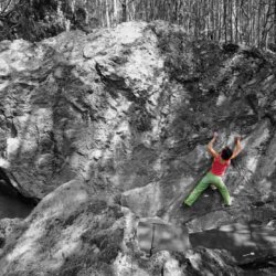 0002_Isa_Schoeffl_bouldering_in-Algund-Foto-Enrico_Haase.jpg