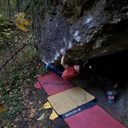 Max Räuber in "Riot Act" bouldern Frankenjura