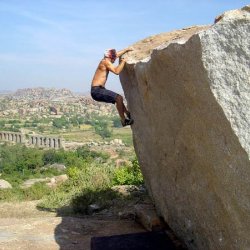 0010-Touchastone-in_Hampi-Archiv-Sebastian_Klee.jpg