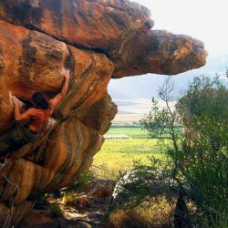 0025_Stefan_Henny_in_einem_Boulderproblem_in-Suedafrika-Archiv-Henny.jpg