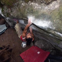 8_Mona_Sondheimer_in-Traversatta_7a_plus_trav-Archiv-Fabian_Christof.jpg
