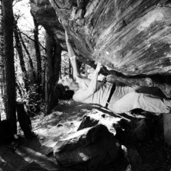 0006_Isa_Schoeffl_bouldering_in-Algund-Foto-Enrico_Haase.jpg