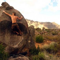 0023_Stefan_Henny_in_einem_Boulderproblem_in-Suedafrika-Archiv-Henny.jpg