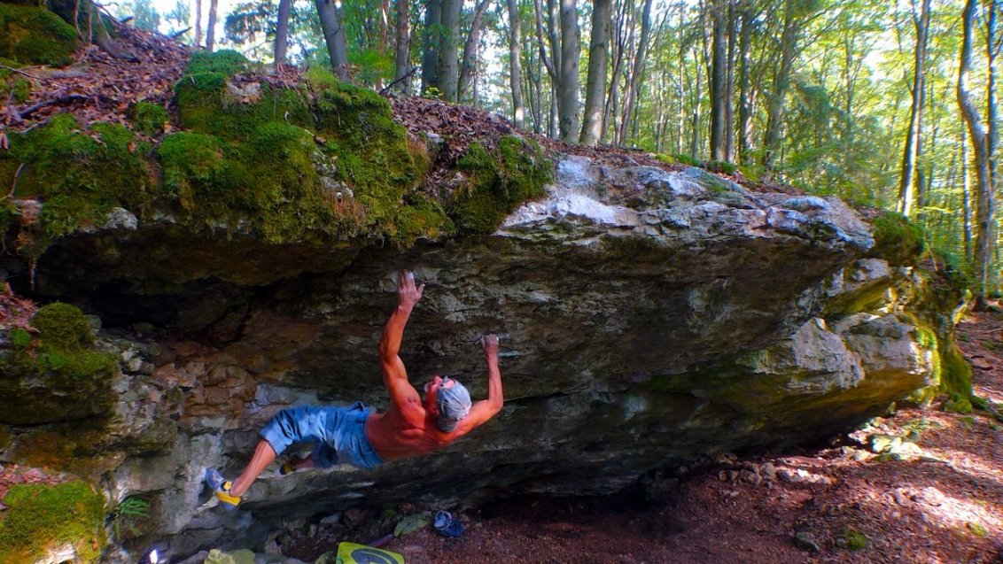 Maik Urbczat bouldering in "Bob der Baumeister"- Picture-Urbczat