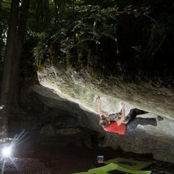 max-raeuber-in-angel-ripper-bouldern-frankenjura